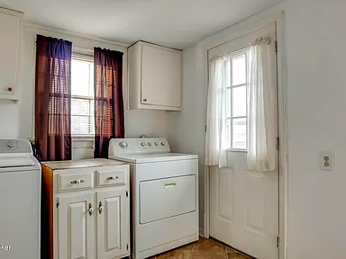 6115 W Pages Ln, Louisville, KY 40258