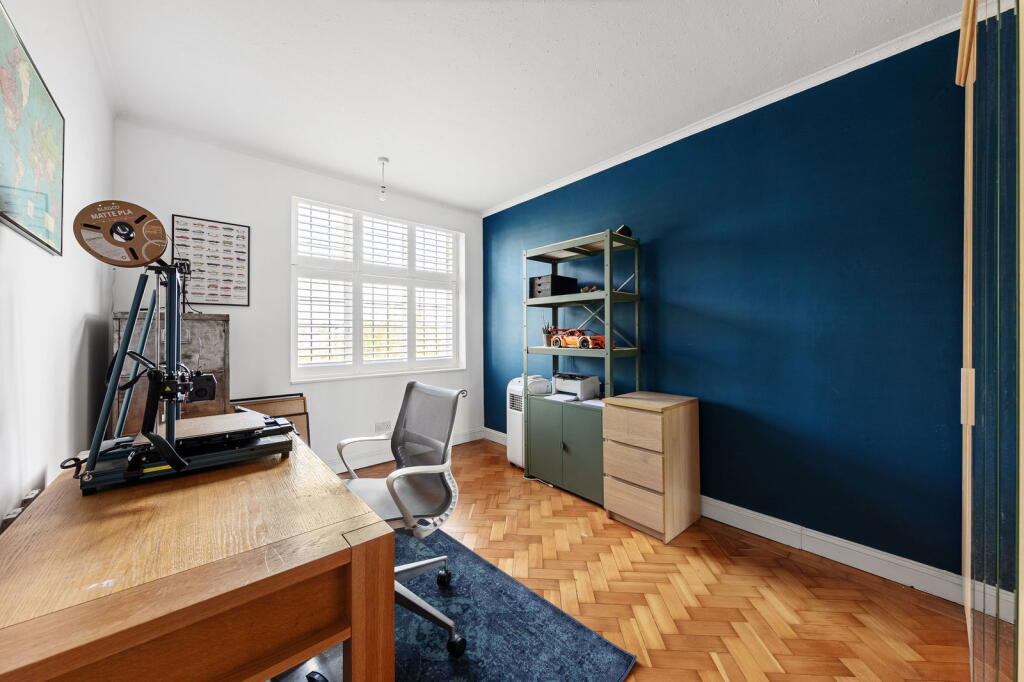 Apartments in Addiscombe Road, East Croydon, England