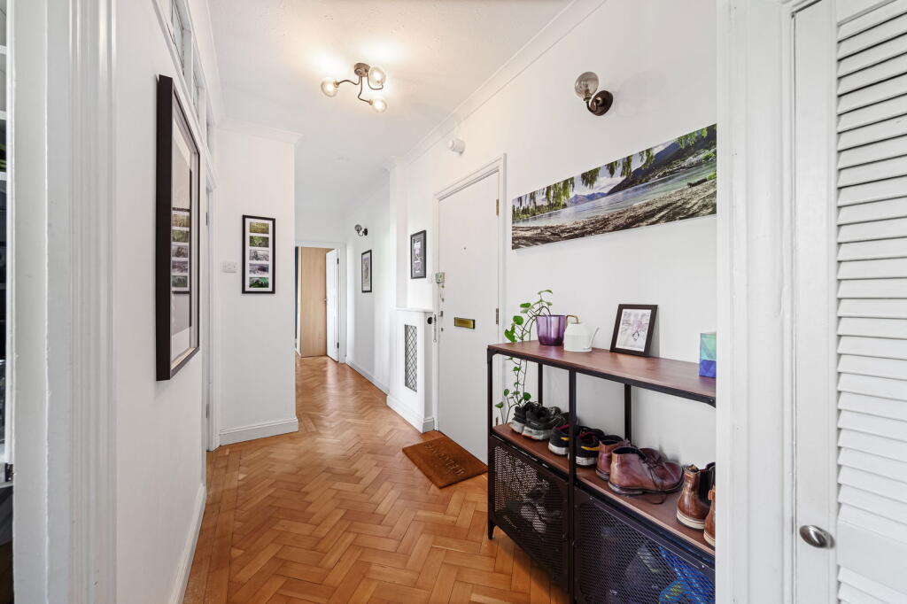 Apartments in Addiscombe Road, East Croydon, England