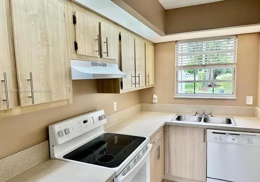 2529 SE 20th Pl Unit 102C, Homestead, FL 33035