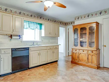 6115 W Pages Ln, Louisville, KY 40258