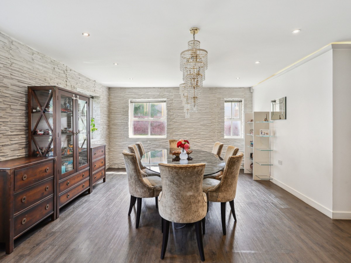  Five-bedroom retreat set within two acres